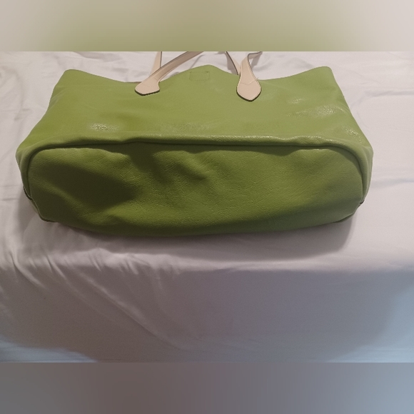 4/$80 Large Green Tote Bag With Removable Floral Insert - Picture 3 of 11